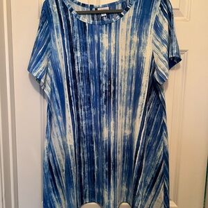 LuLaRoe Blue and White Striped Short Sleeve Top 2x
